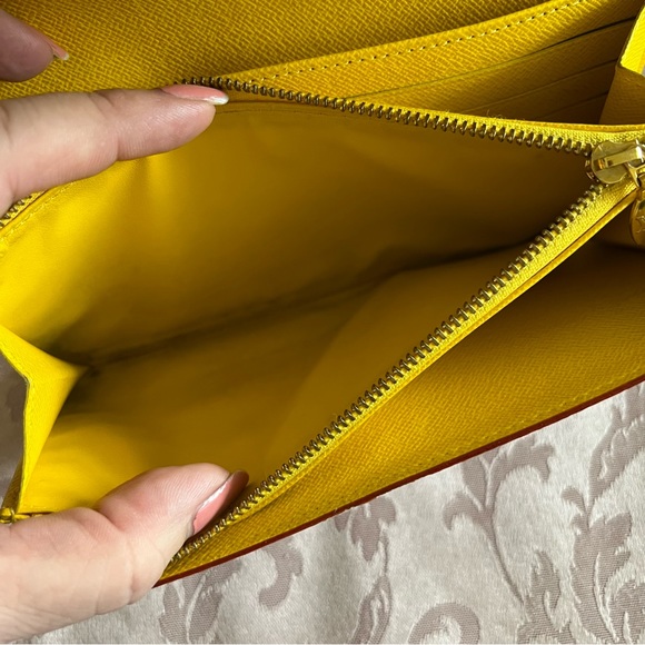 Authentic Louis Vuitton x Takashi Murakami Monogram Multicolore Sarah Wallet - Picture 13 of 17